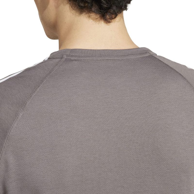 6IV9952-000-6.jpg